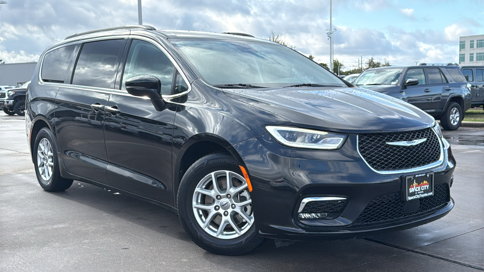 2022 Chrysler Pacifica Touring L 1