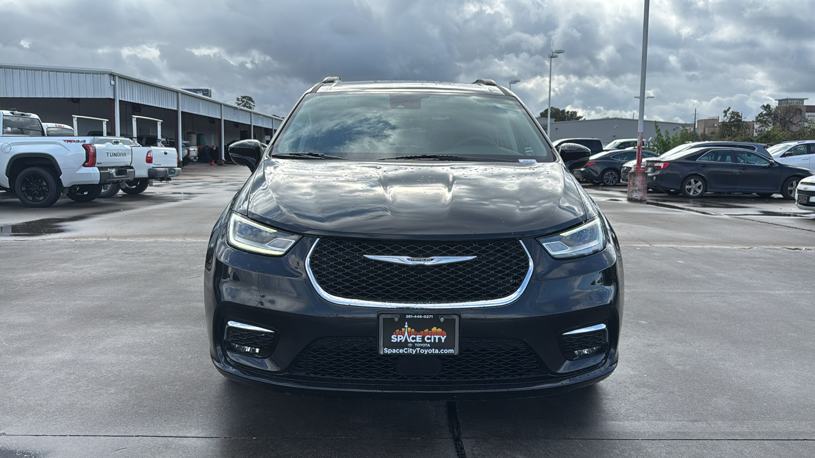 2022 Chrysler Pacifica Touring L 2