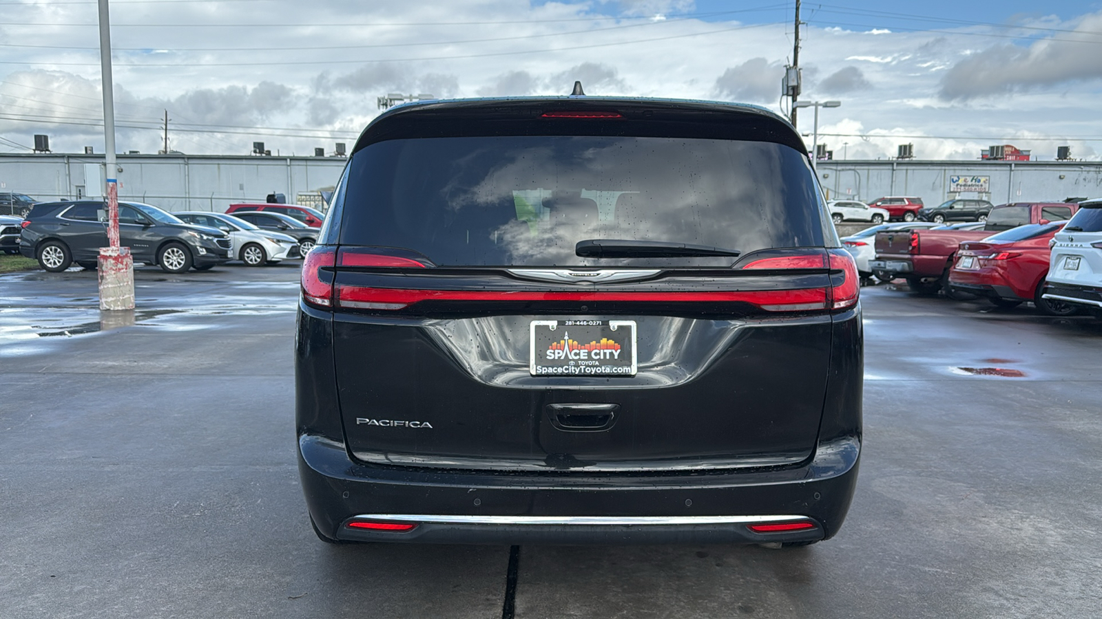 2022 Chrysler Pacifica Touring L 6