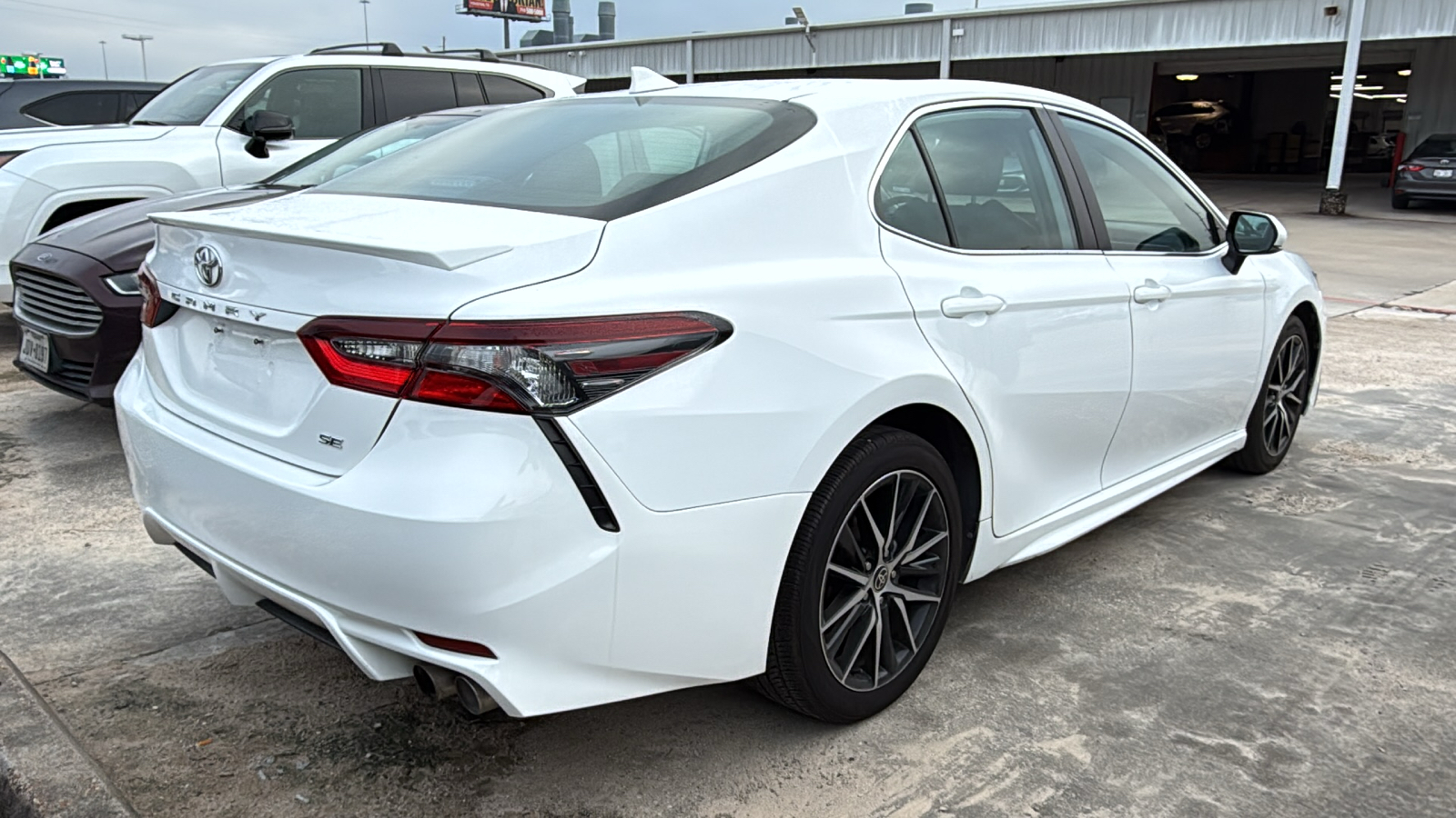 2022 Toyota Camry SE 6