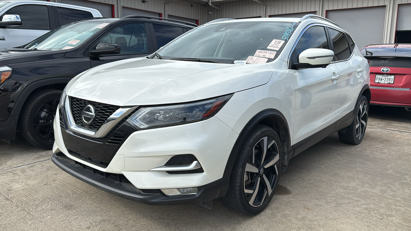 2021 Nissan Rogue Sport SL 4