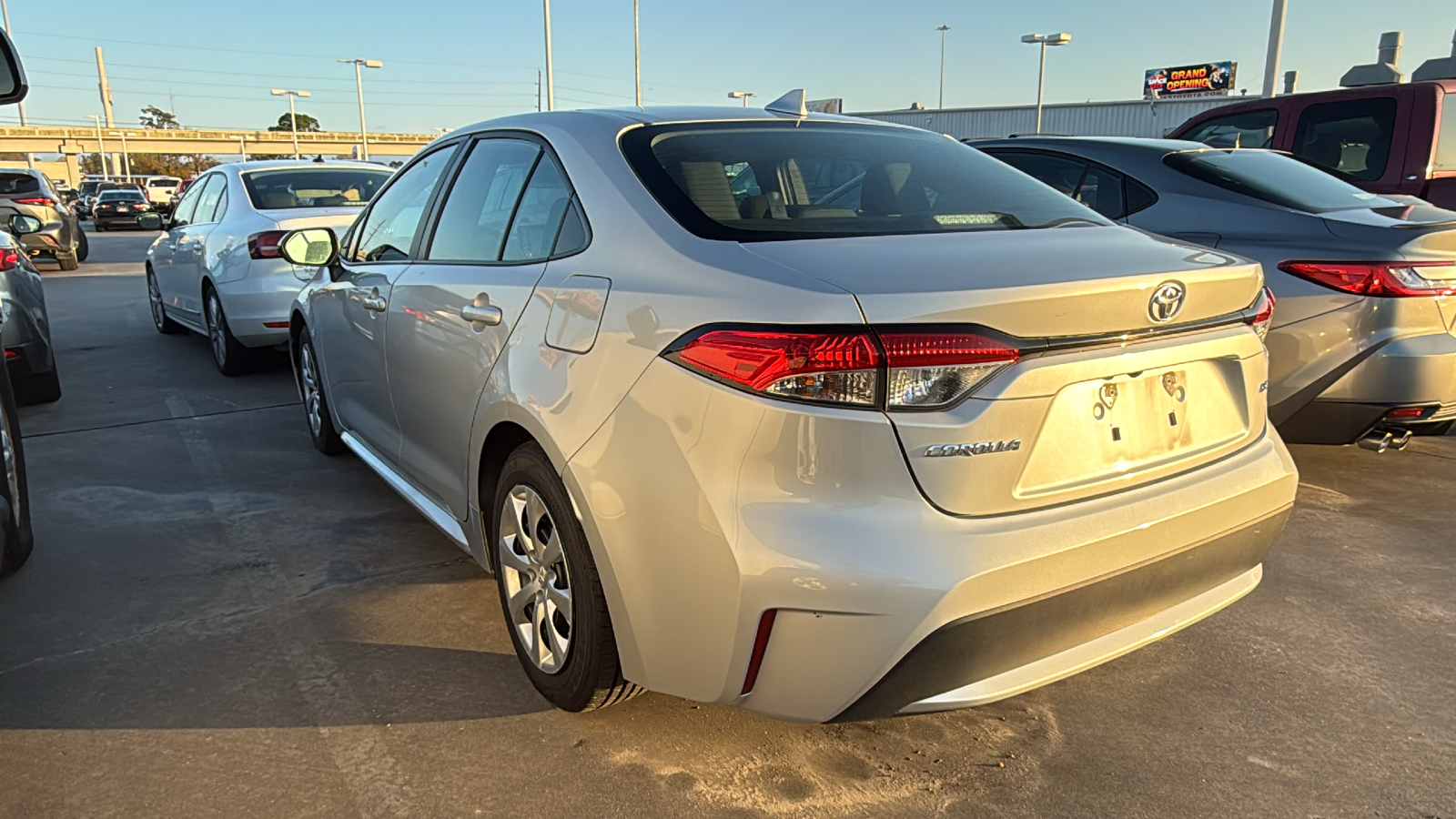 2022 Toyota Corolla LE 4