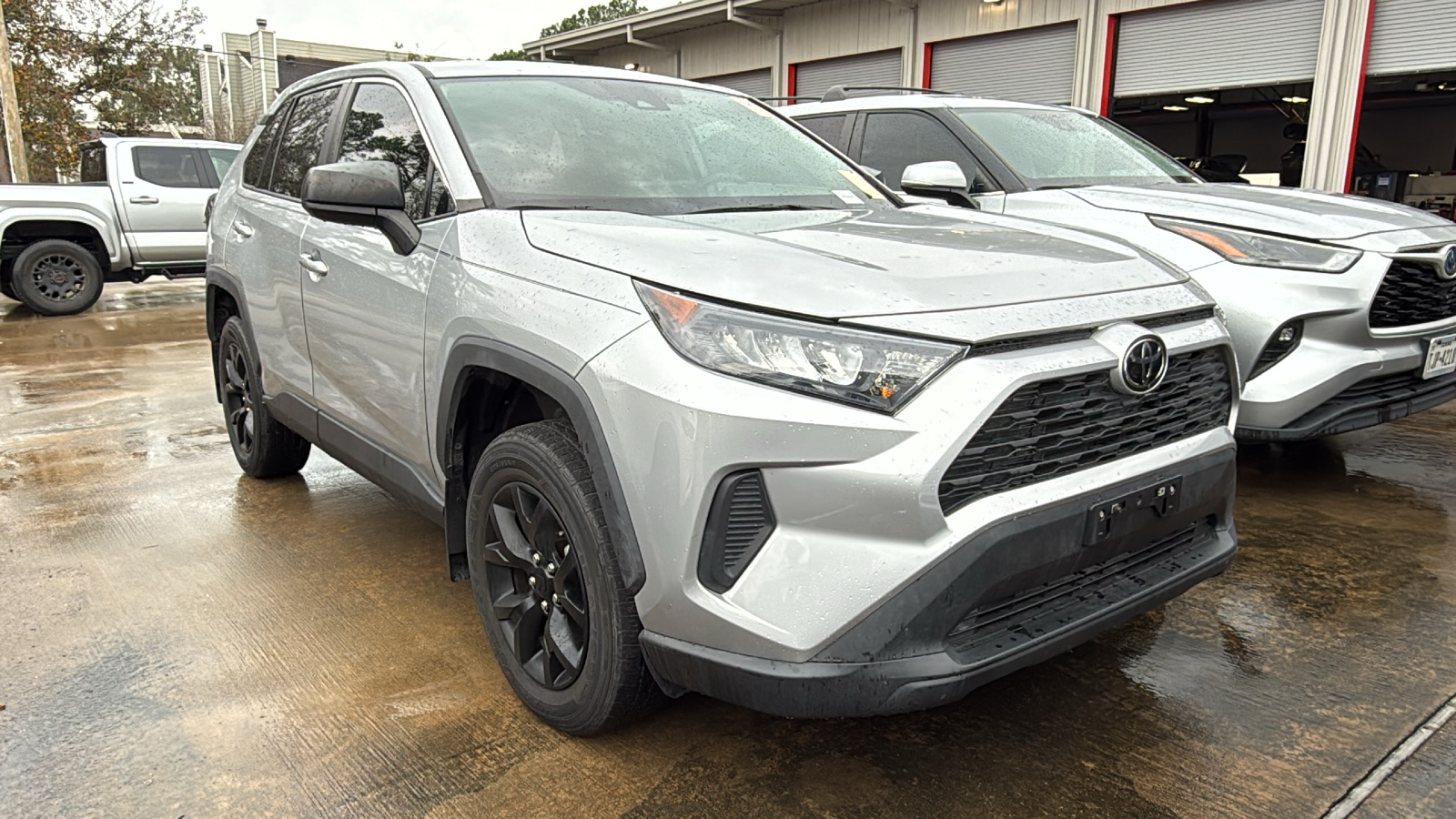 2022 Toyota RAV4 LE 2