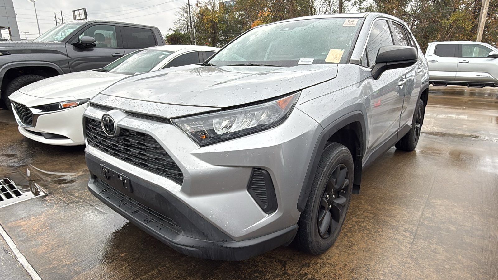 2022 Toyota RAV4 LE 3