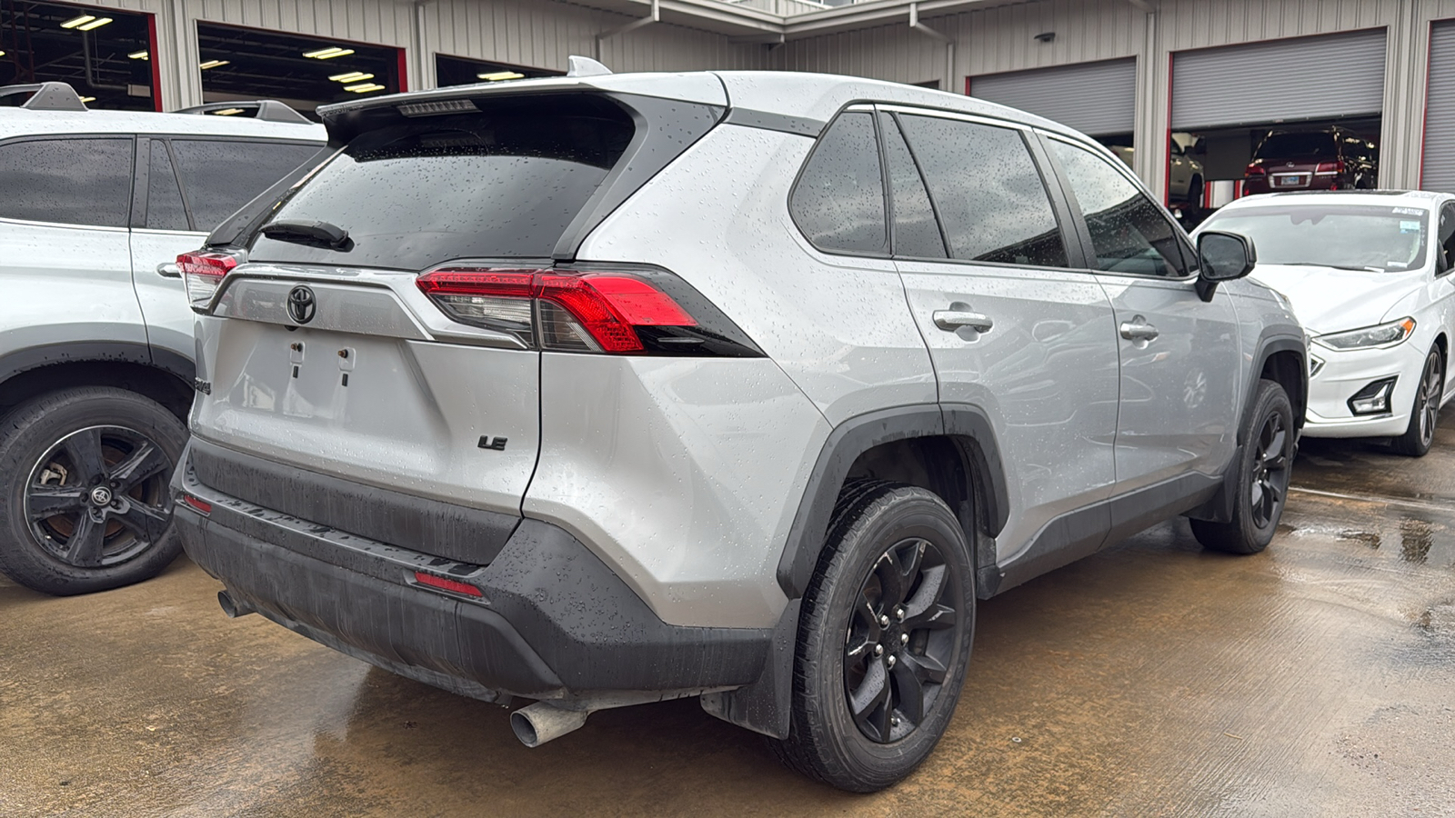 2022 Toyota RAV4 LE 6