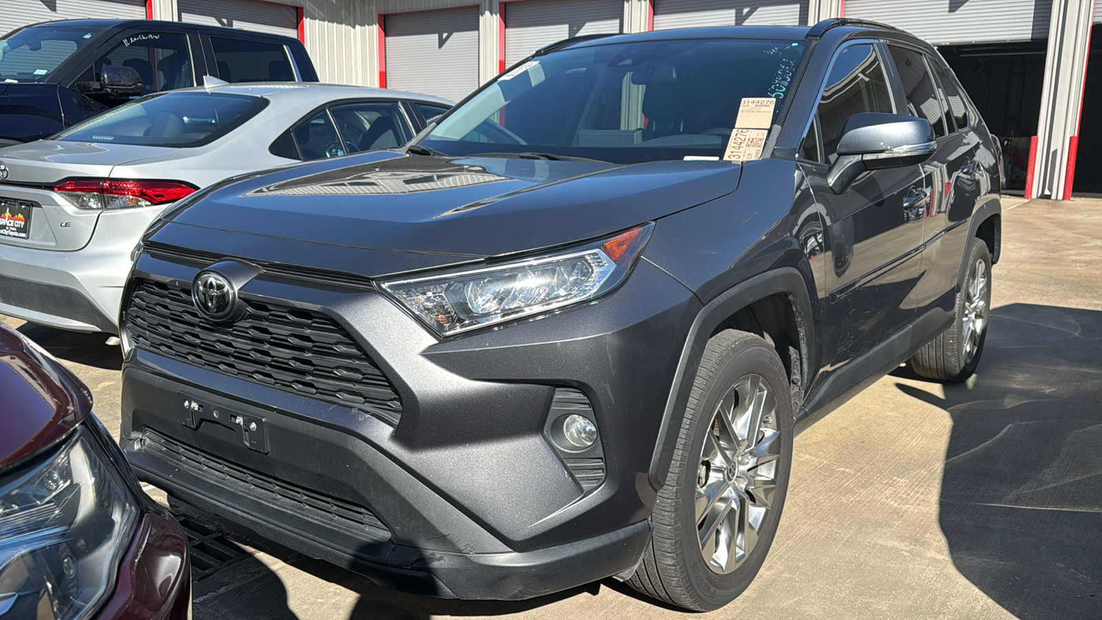 2021 Toyota RAV4 XLE Premium 3