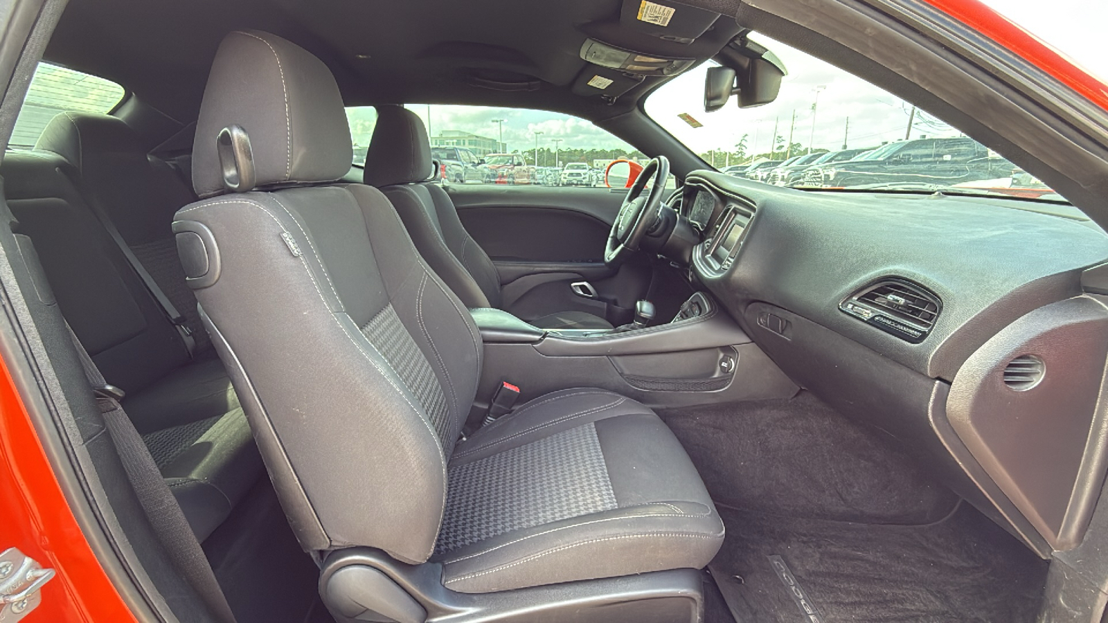 2016 Dodge Challenger SXT 33