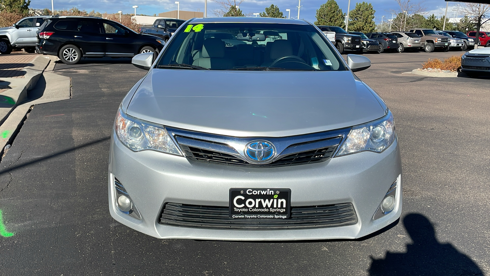 2014 Toyota Camry Hybrid XLE 2