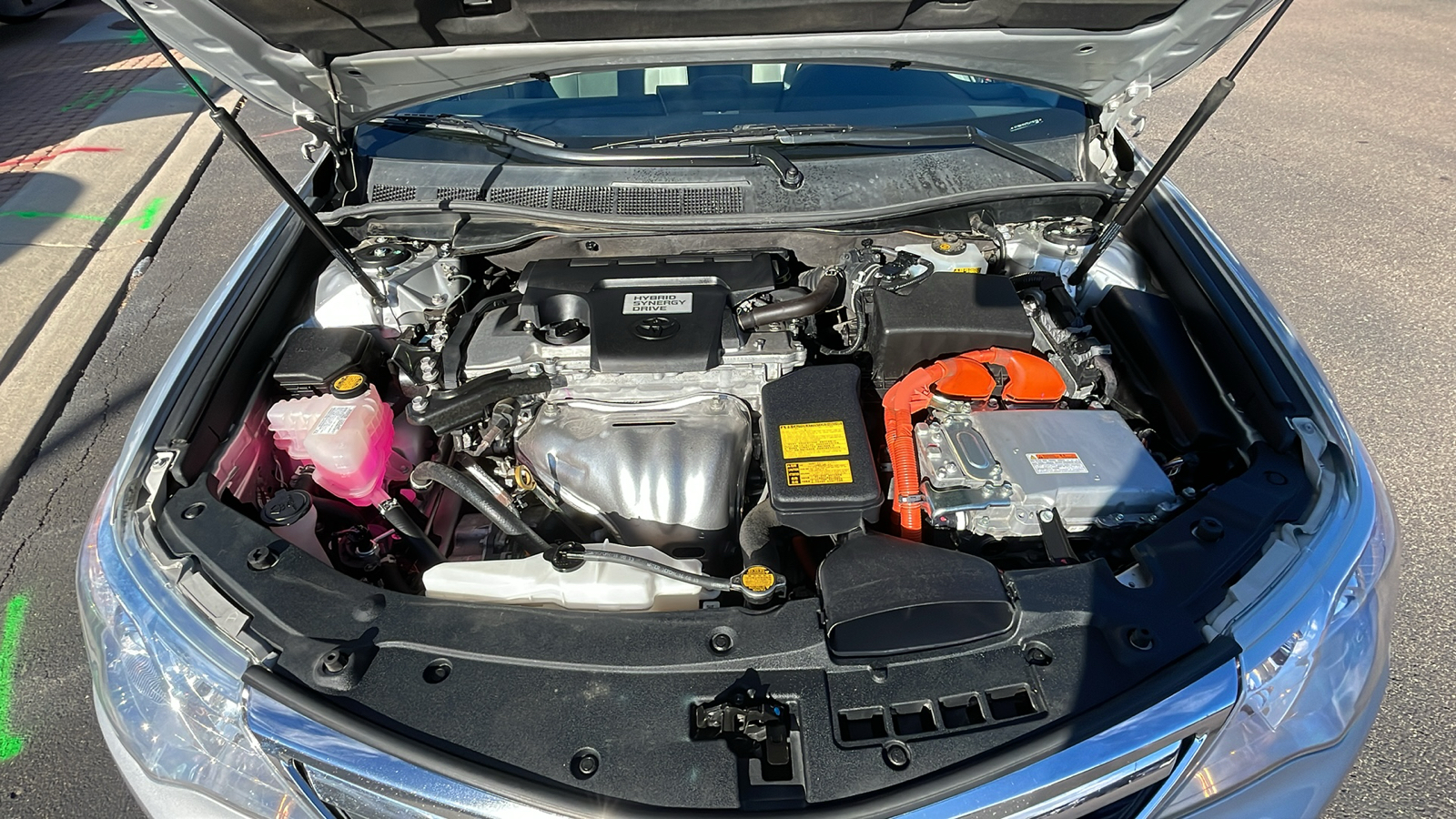 2014 Toyota Camry Hybrid XLE 25