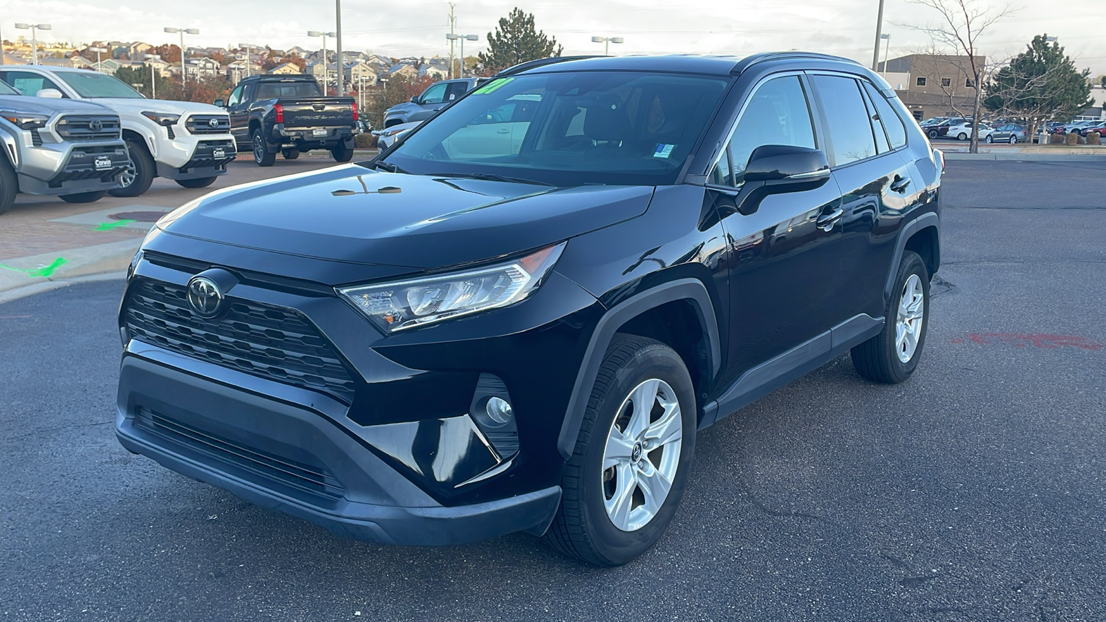 2021 Toyota RAV4 XLE 3