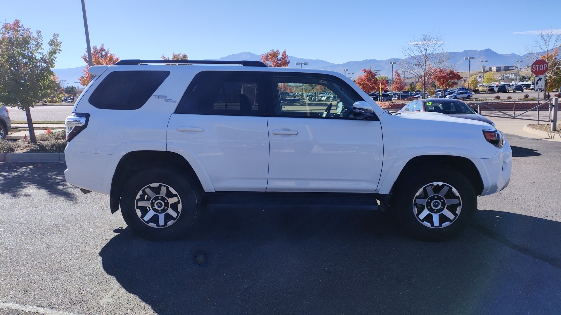 2024 Toyota 4Runner TRD Off-Road Premium 8