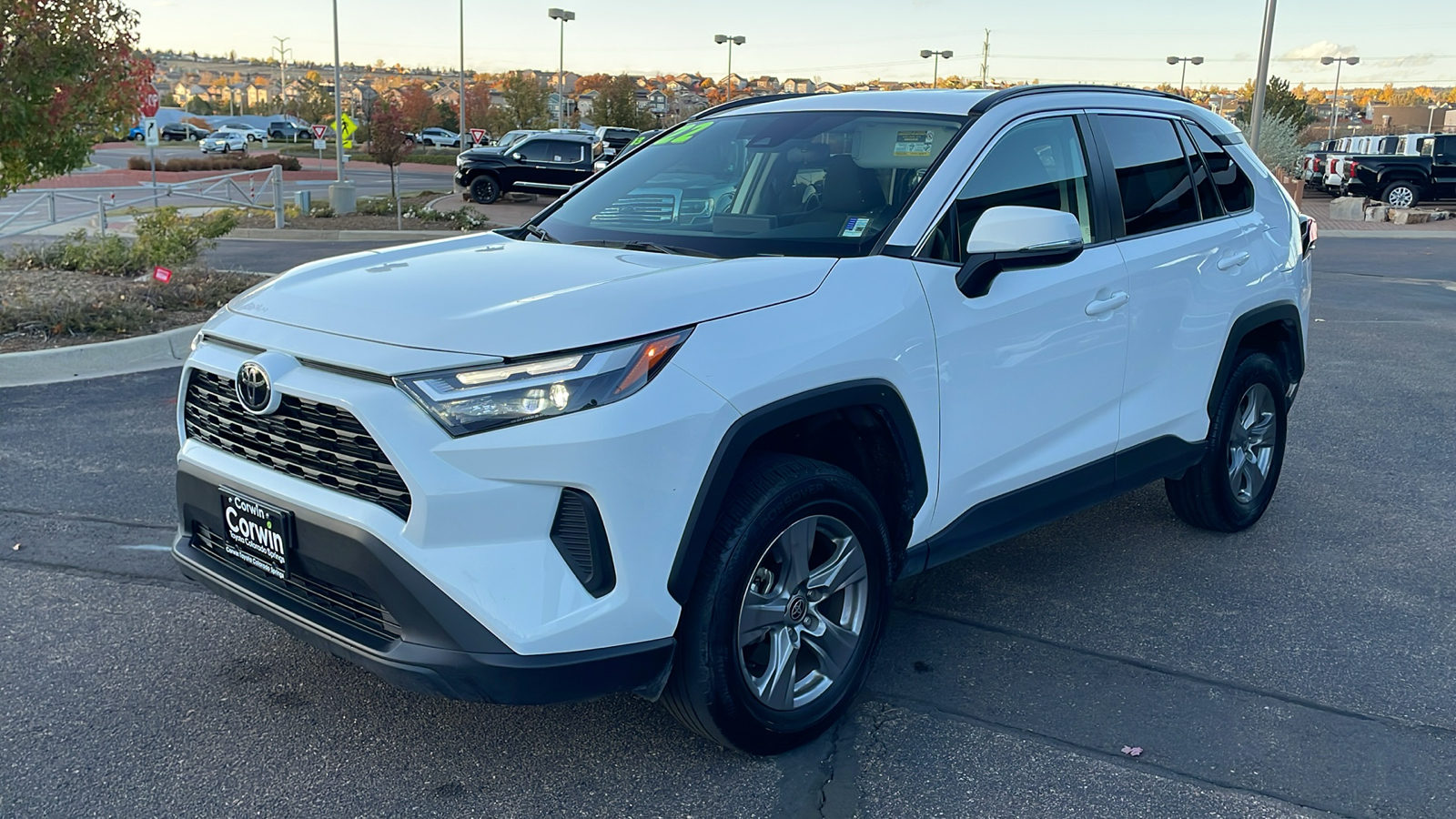 2022 Toyota RAV4 XLE 3