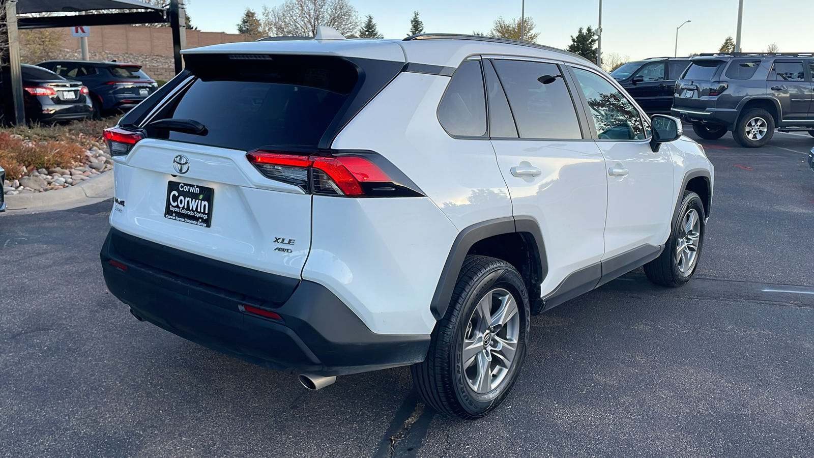 2022 Toyota RAV4 XLE 7