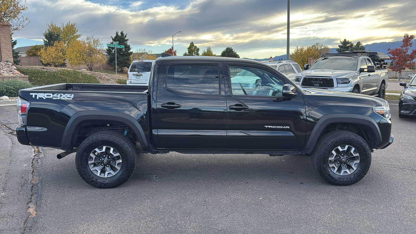 2023 Toyota Tacoma TRD Off-Road 8