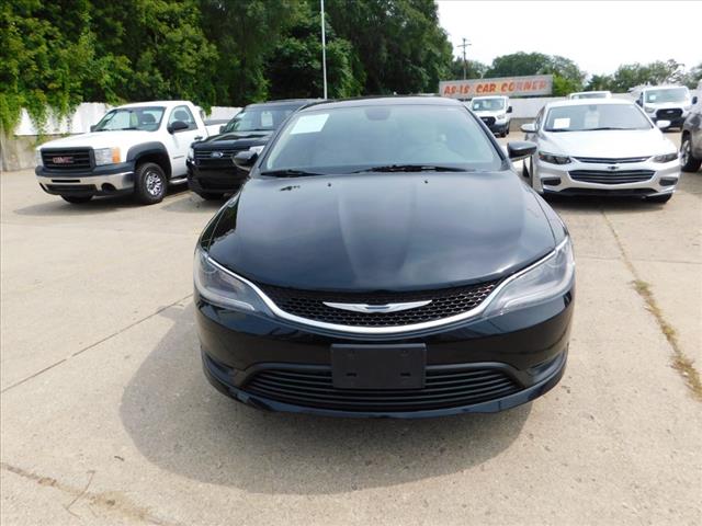 2016 Chrysler 200 Linen 3