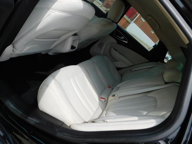 2016 Chrysler 200 Linen 17