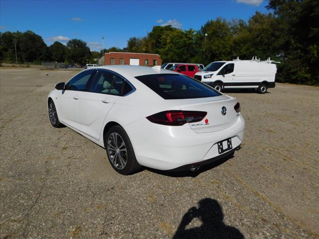 2018 Buick Regal Sportback Essence 6