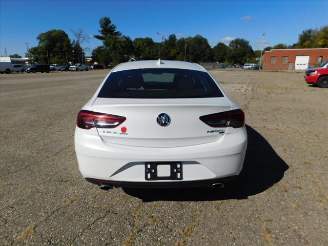 2018 Buick Regal Sportback Essence 7