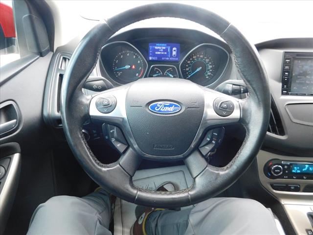 2012 Ford Focus SEL 26