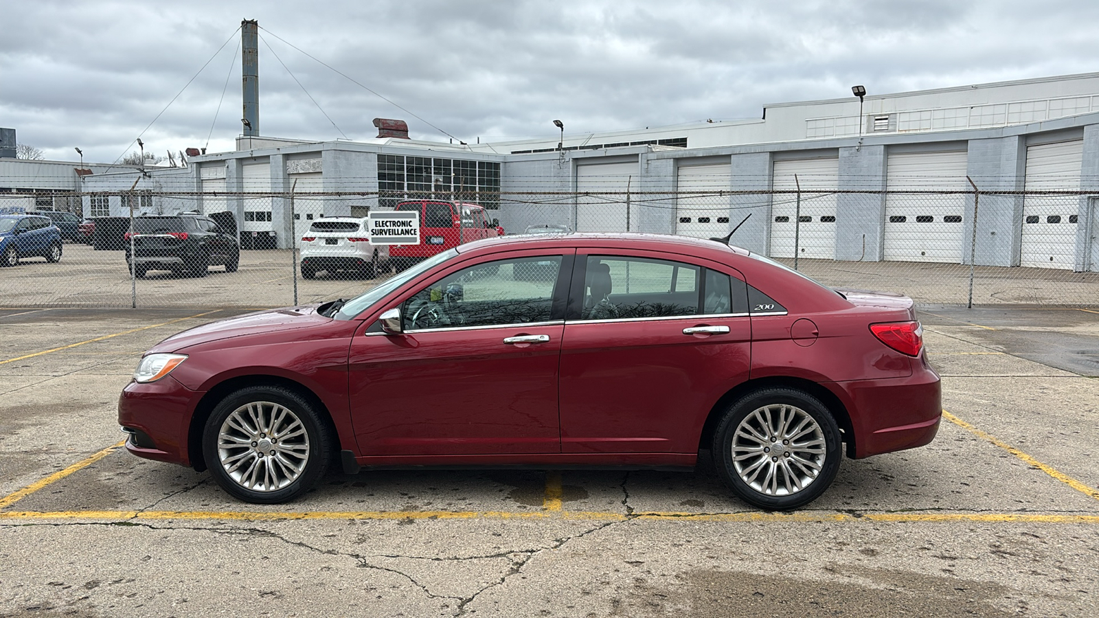 2013 Chrysler 200 Limited 3