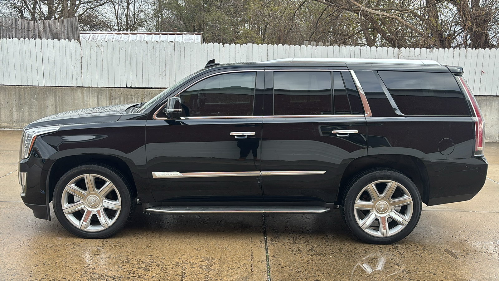 2015 Cadillac Escalade Luxury 3