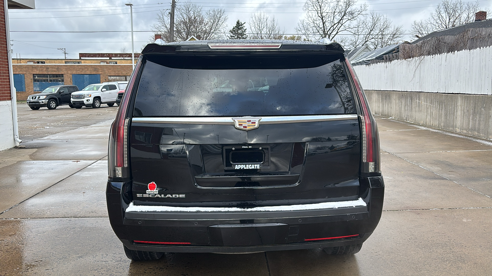 2015 Cadillac Escalade Luxury 32