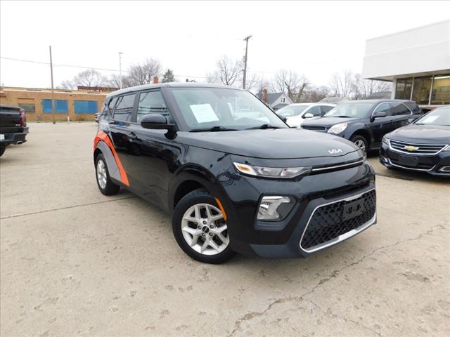 2022 Kia Soul LX 2