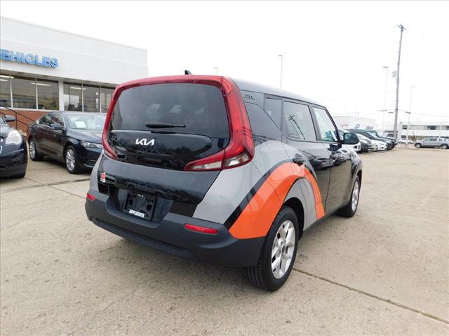 2022 Kia Soul LX 8