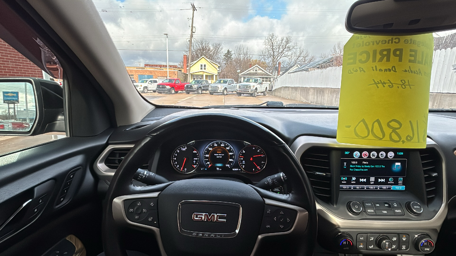 2017 GMC Acadia Denali 12