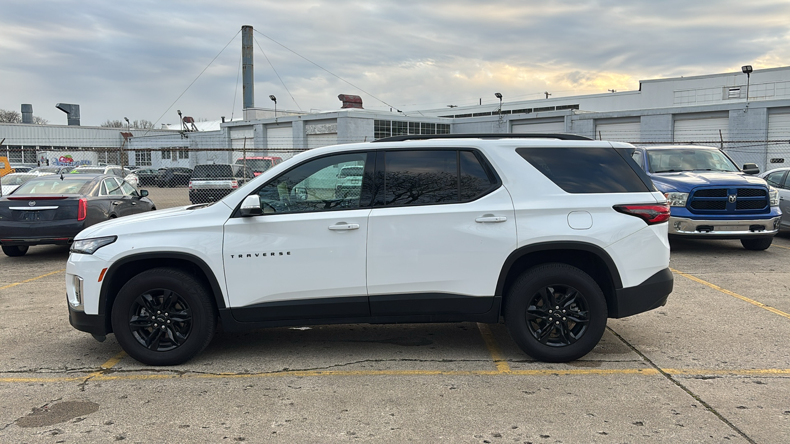 2024 Chevrolet Traverse Limited LT Cloth 3