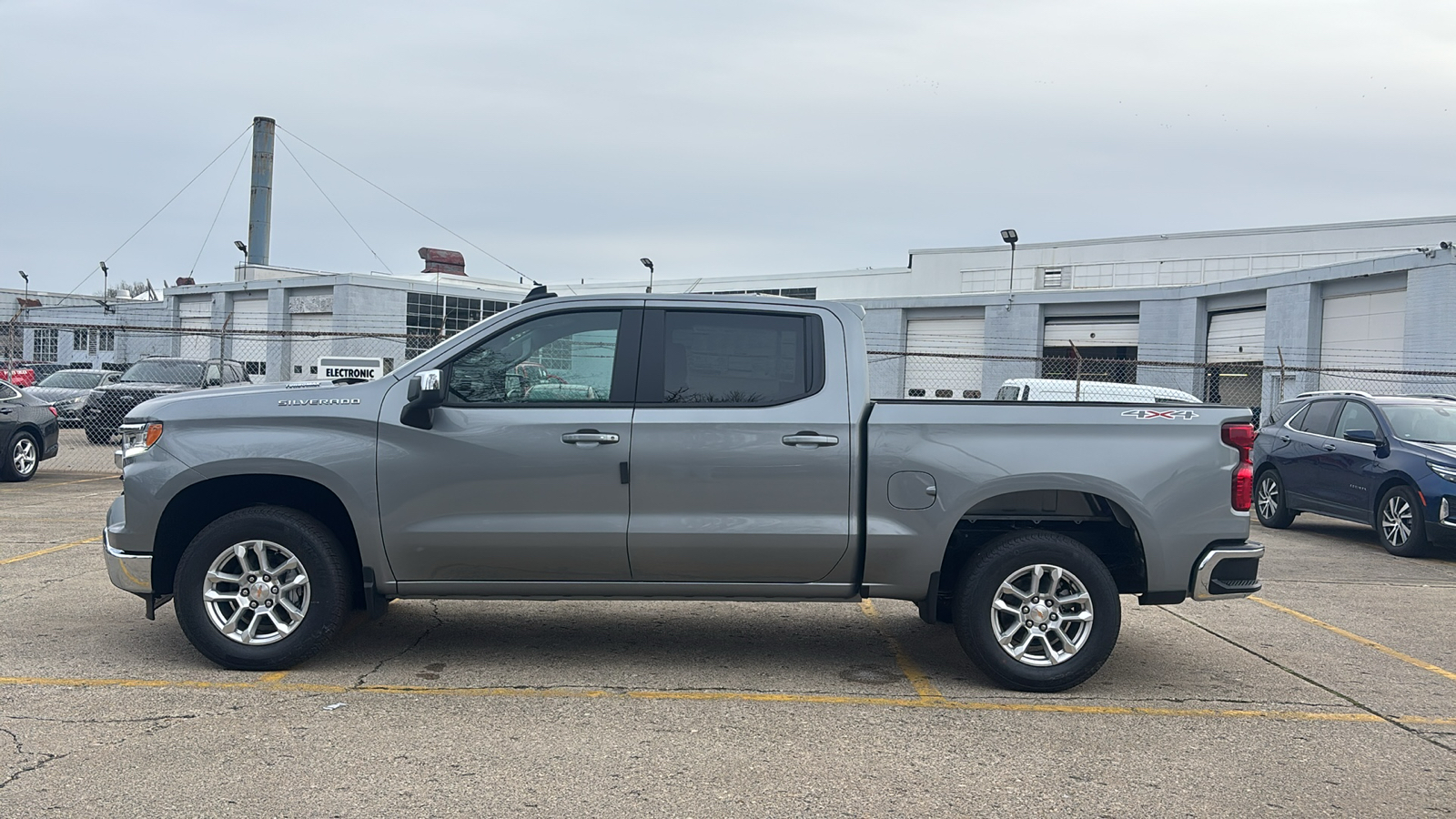 2025 Chevrolet Silverado 1500 LT 4