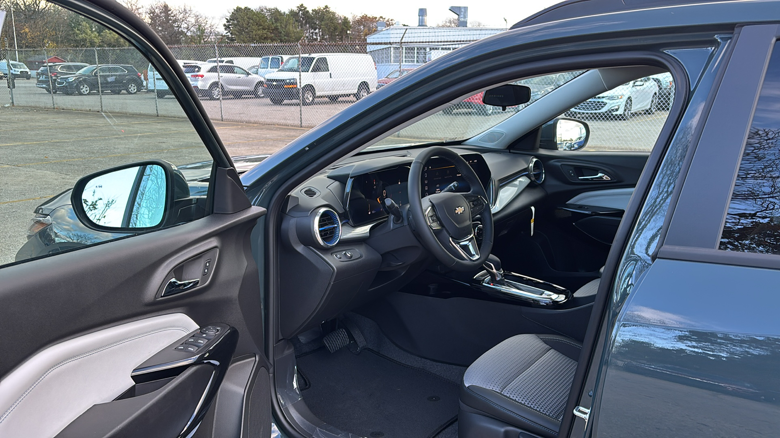 2025 Chevrolet Trax LT 9