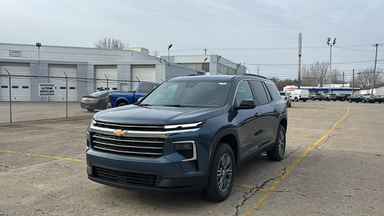 2025 Chevrolet Traverse LT 2