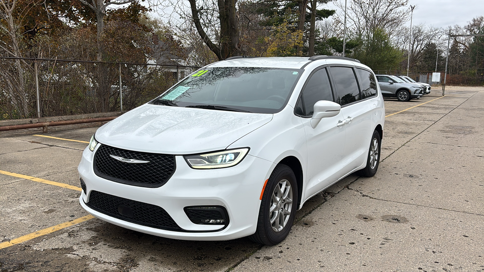 2021 Chrysler Pacifica Touring 2