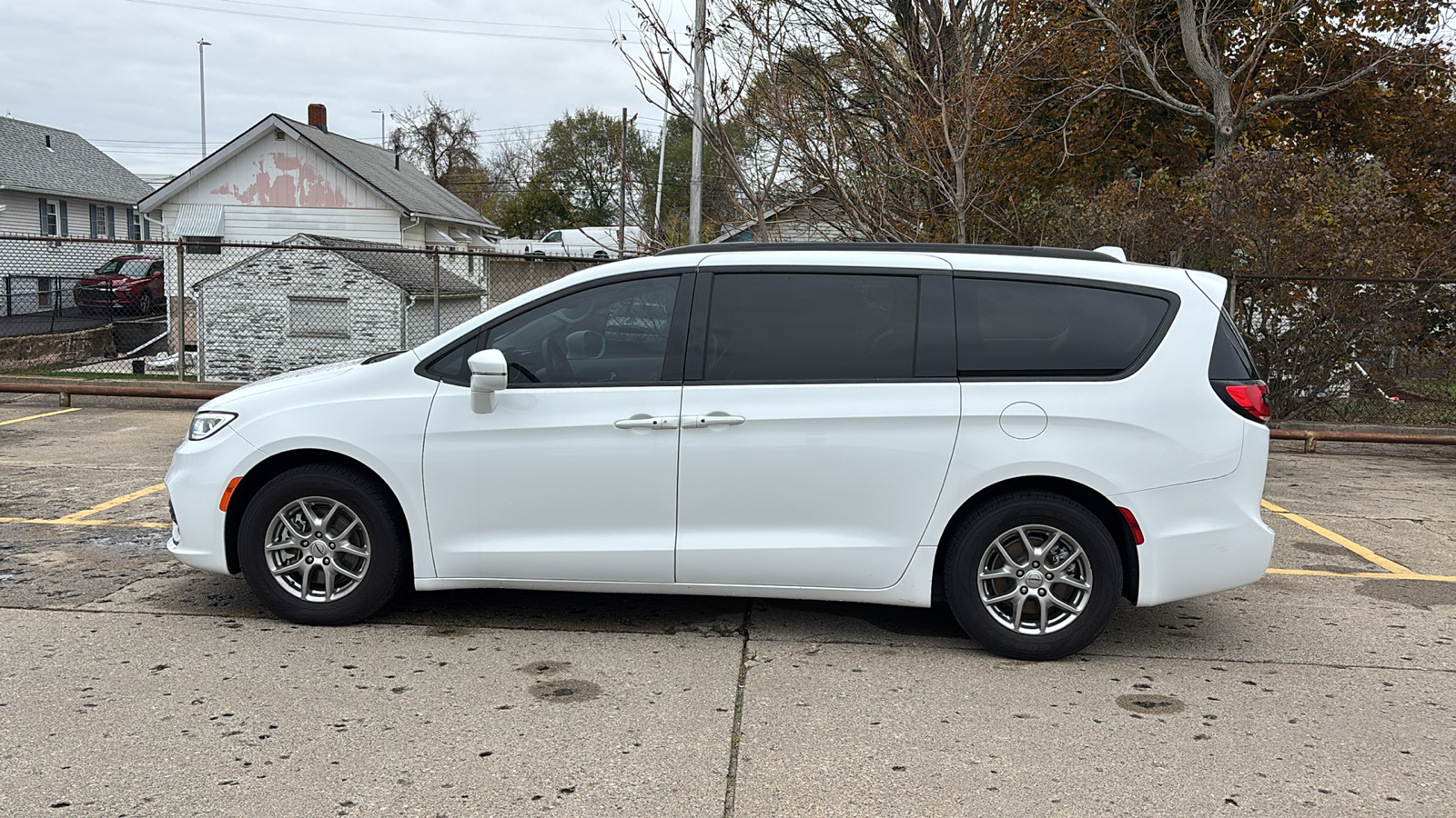 2021 Chrysler Pacifica Touring 3