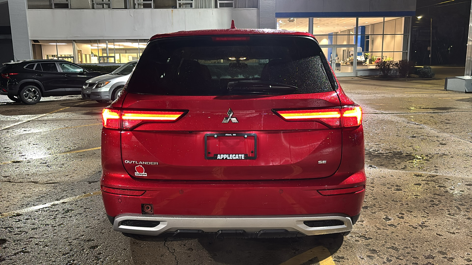 2023 Mitsubishi Outlander SE 32