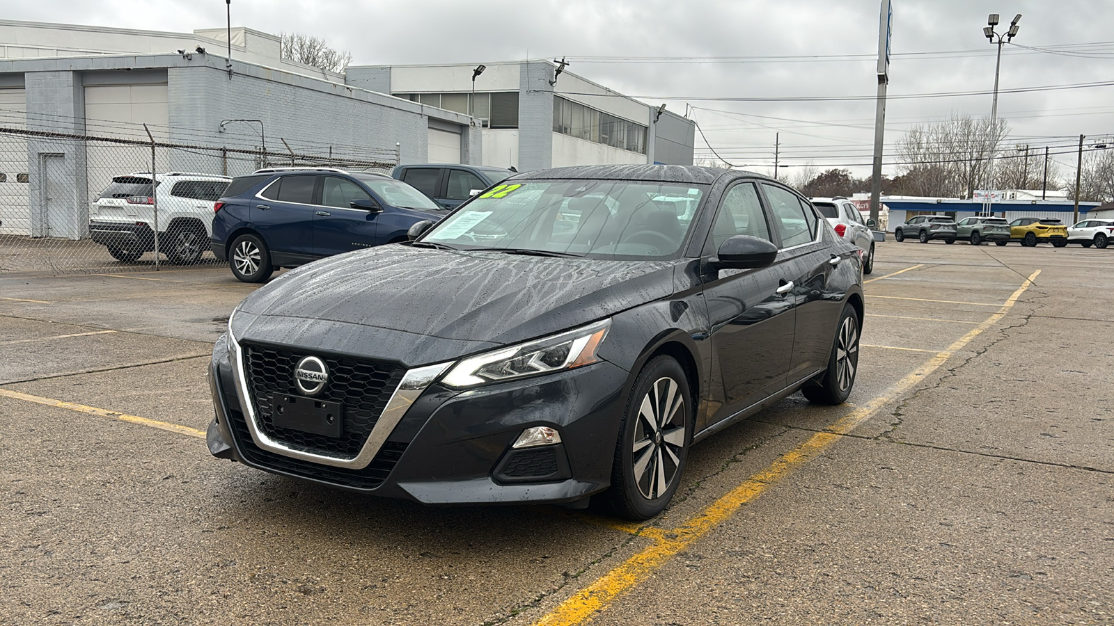 2022 Nissan Altima 2.5 SV 2