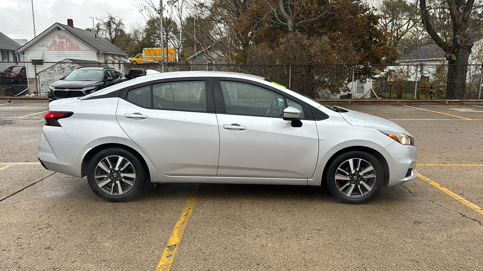 2021 Nissan Versa SV 6