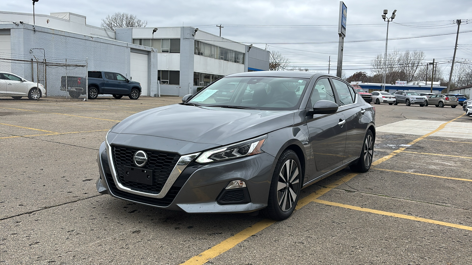 2022 Nissan Altima 2.5 SV 2