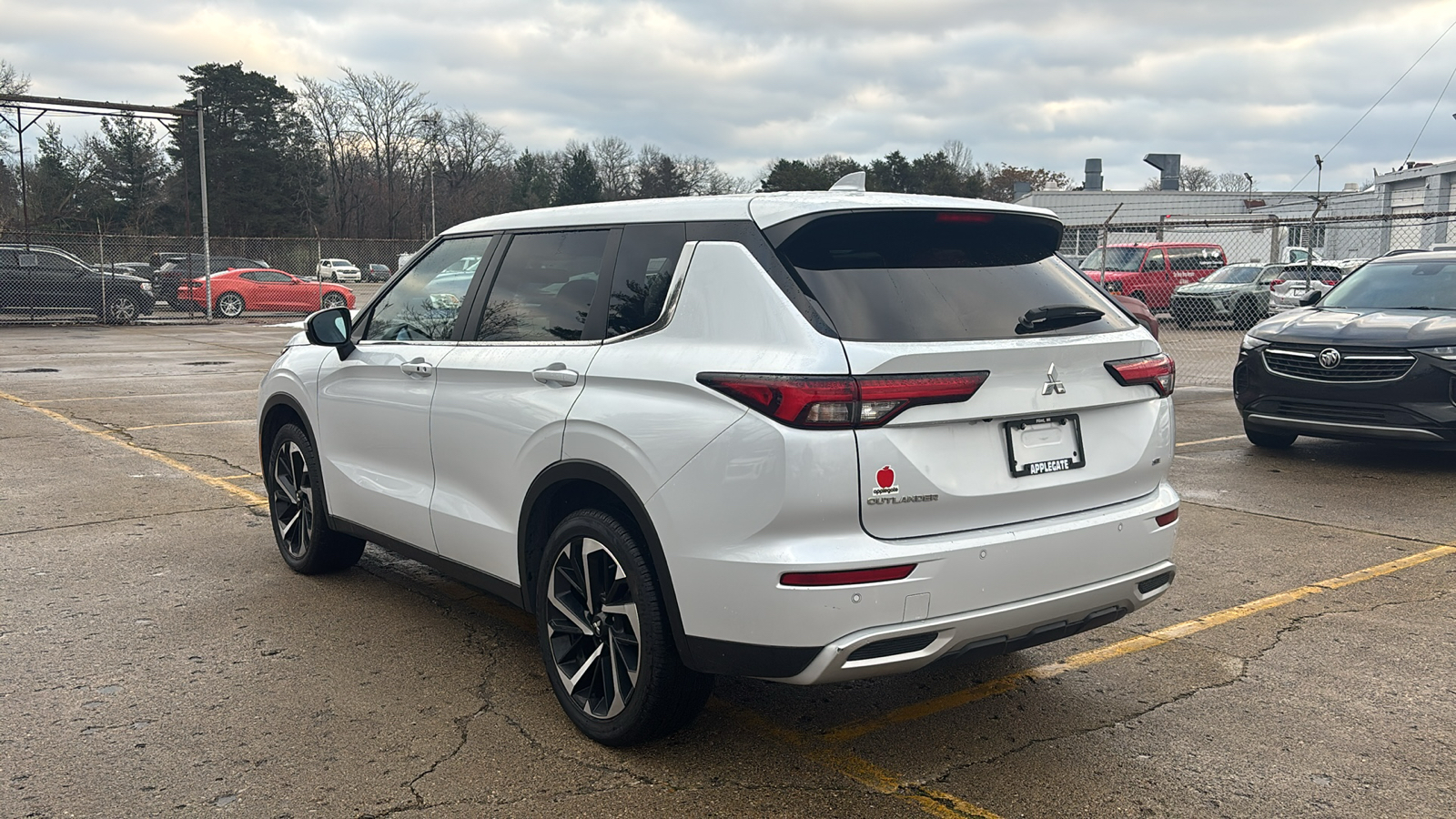 2023 Mitsubishi Outlander  4