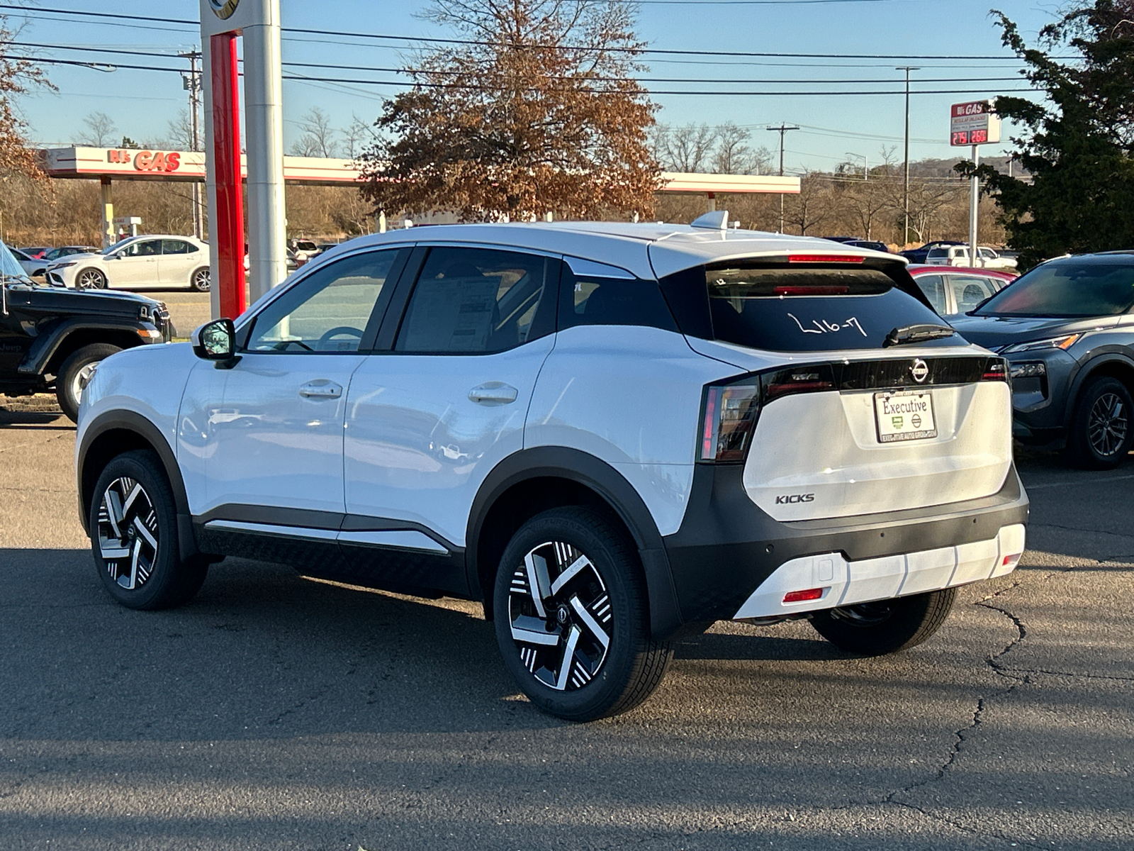 2025 Nissan Kicks SV 4