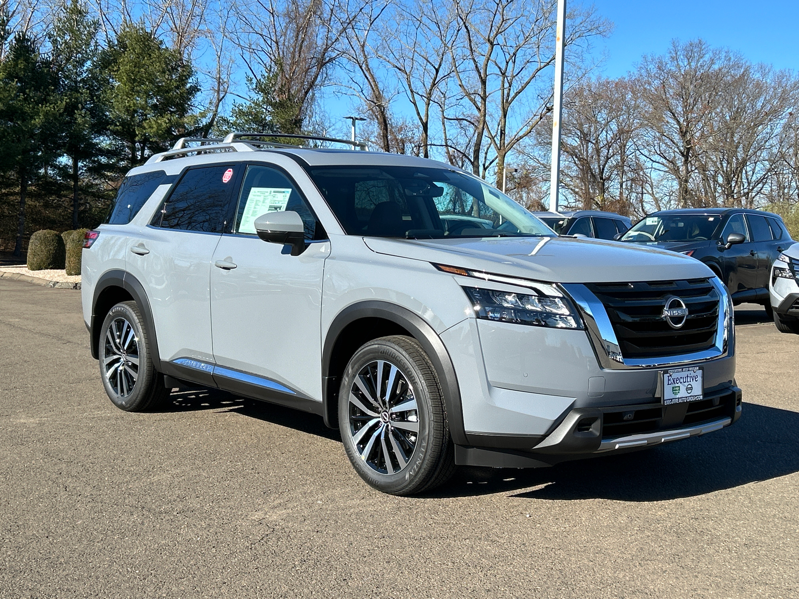 2025 Nissan Pathfinder Platinum 1