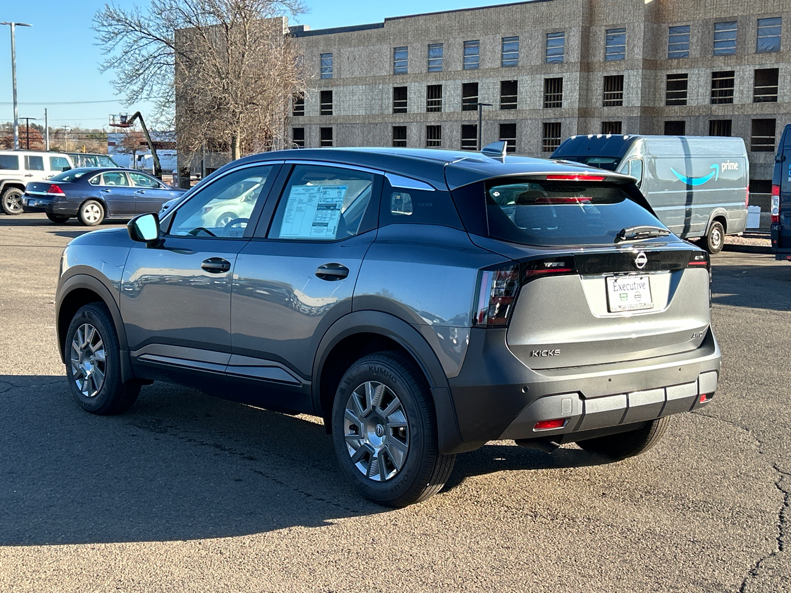 2025 Nissan Kicks S 4