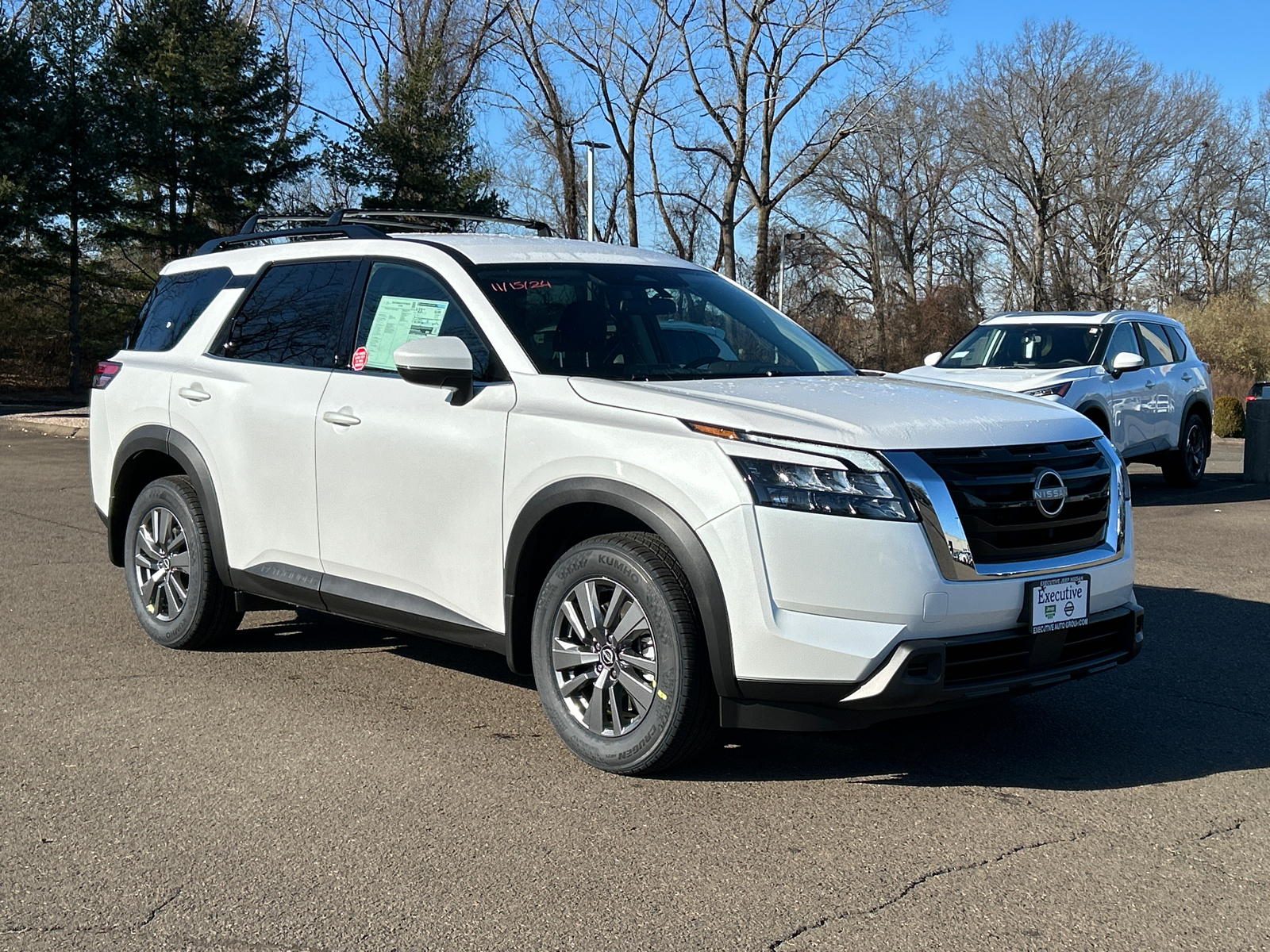 2025 Nissan Pathfinder SV 1