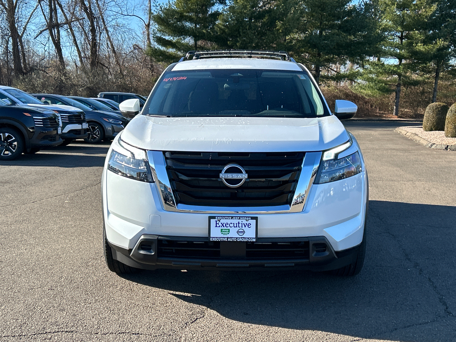 2025 Nissan Pathfinder SV 6