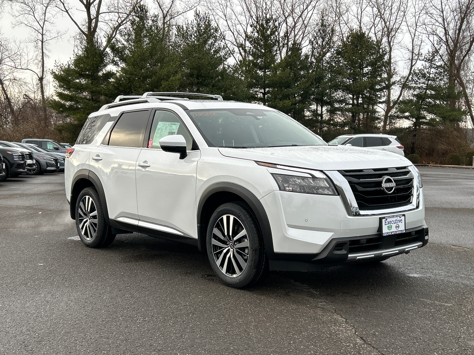 2025 Nissan Pathfinder Platinum 1