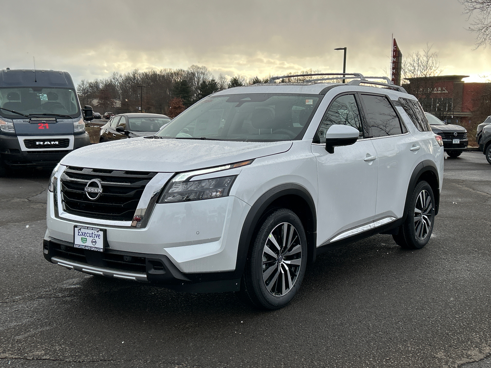 2025 Nissan Pathfinder Platinum 5