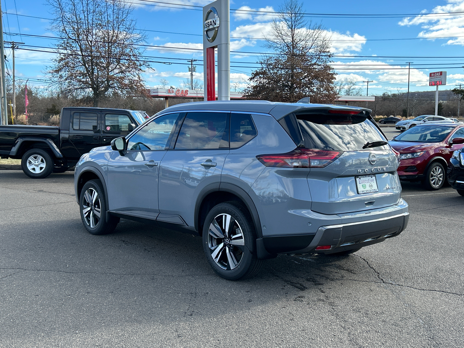 2025 Nissan Rogue SL 4