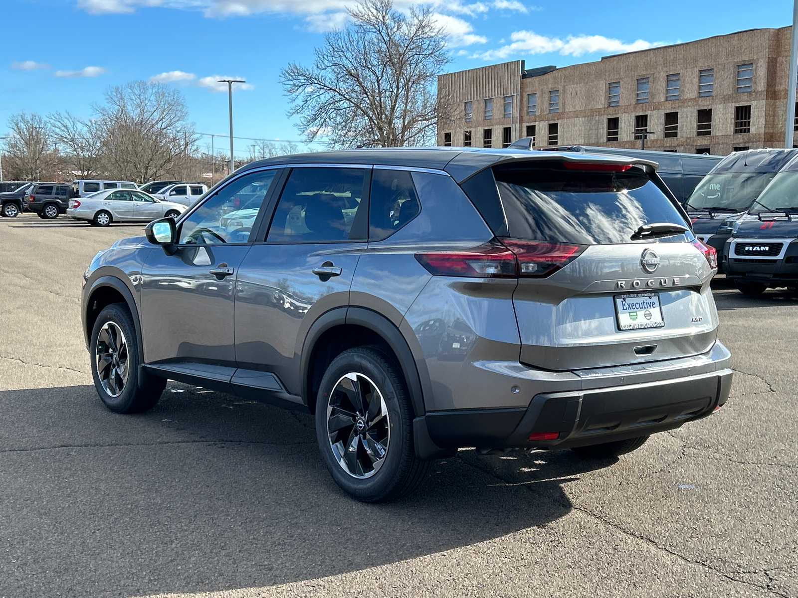 2025 Nissan Rogue SV 4