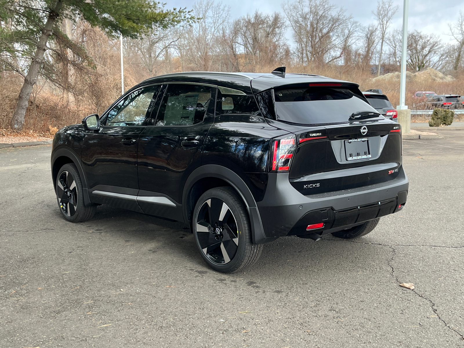 2025 Nissan Kicks SR 4